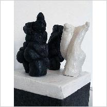 Tempeltänzerinnen, 3 gebr. Tonfiguren, ca. 15-17cm h, 2010
